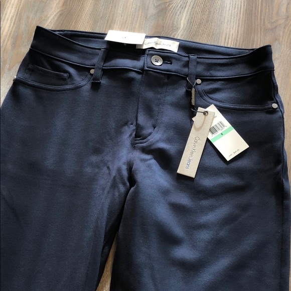 Calvin Klein Pants - Calvin Klein Skinny Ponte Pant. Size 8. NWT